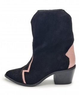 Thunder Boots in Black & Magnetic Pink